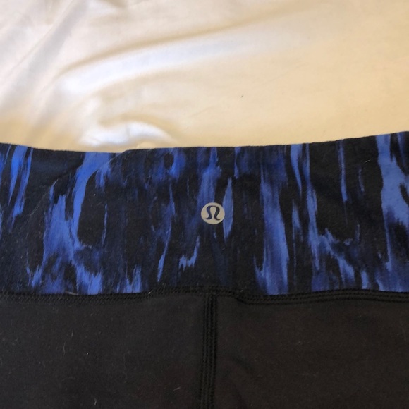 Lululemon REVERSIBLE wunder under - Picture 5 of 5
